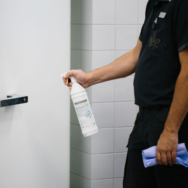 Overfladedesinfektion i sprayflaske 1 liter - NEUTHOX - Image 6